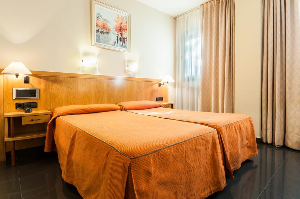 Hotel Ruta De Europa Віторія-Гастейс Екстер'єр фото